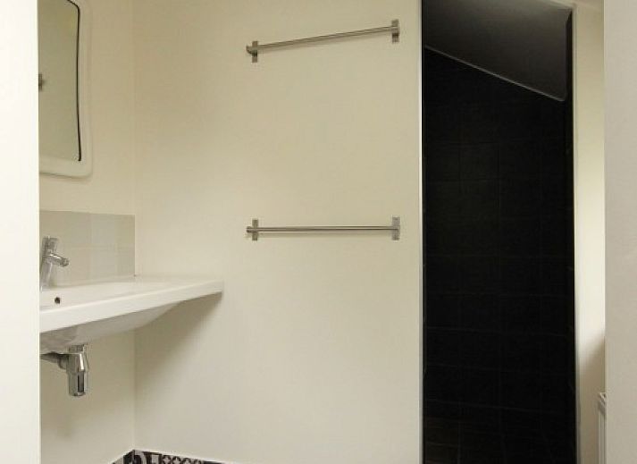 Moderne keuken in Opa's huis, Schiermonnikoog. Geniet van koken in dit gezellige vakantiehuis op de Waddeneilanden.