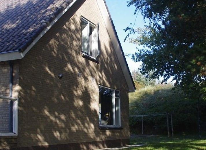 Cozy living room of Louwtjesduin Oost vacation home on Schiermonnikoog.