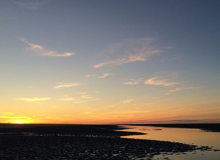 Stylish interior of Louwtjesduin Oost vacation home in Schiermonnikoog.