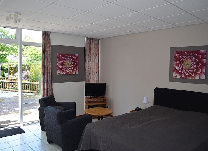 Veranda bei Boersma's Apartments in Schiermonnikoog, ideal fuer Entspannung auf den Watteninseln.