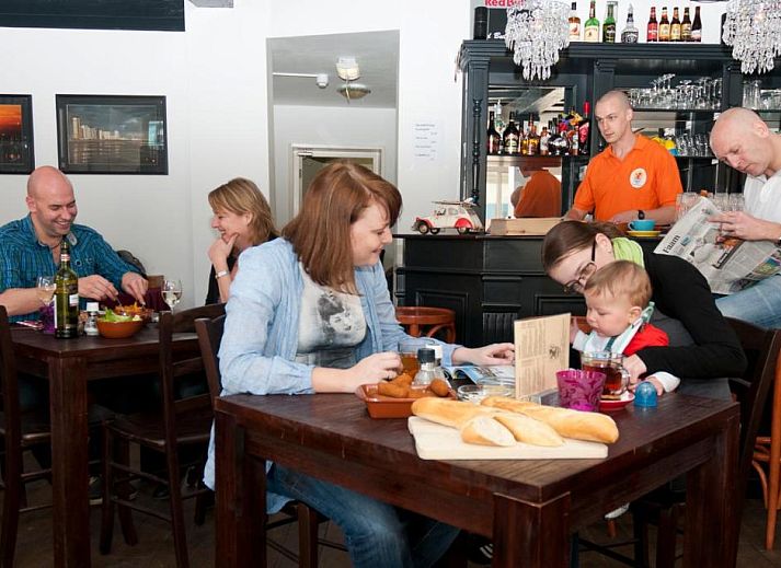 Gezellige slaapkamer in City Hostel Vlissingen, ideaal voor gezinnen, gelegen in het hart van Vlissingen, Walcheren.