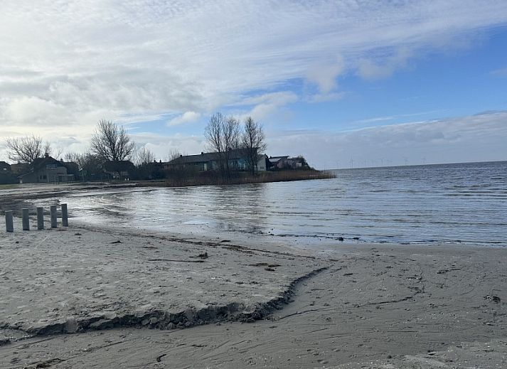 Guest house 0601142 - Holiday property IJsselmeer - Modernes Haus*direkt am Wasser*Ijsselmeer*Strand 500m*eigene