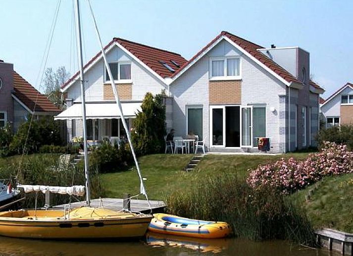 Verblijf 060151 • Vakantiewoning IJsselmeer • Schakelvilla 6p