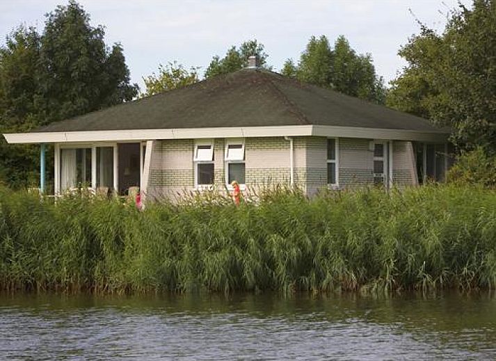 Verblijf 060153 • Bungalow IJsselmeer • Starvilla 6p