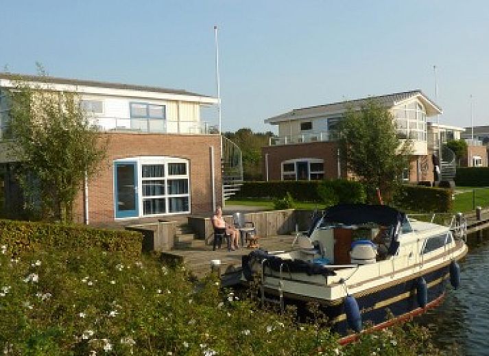 Verblijf 060212 • Vakantiewoning IJsselmeer • Watervilla Noorderbries ( type Lisdodde) 
