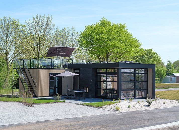 Freistehendes Haus in Workum mit moderner Architektur und groer Veranda, ideales Ferienhaus am IJsselmeer.