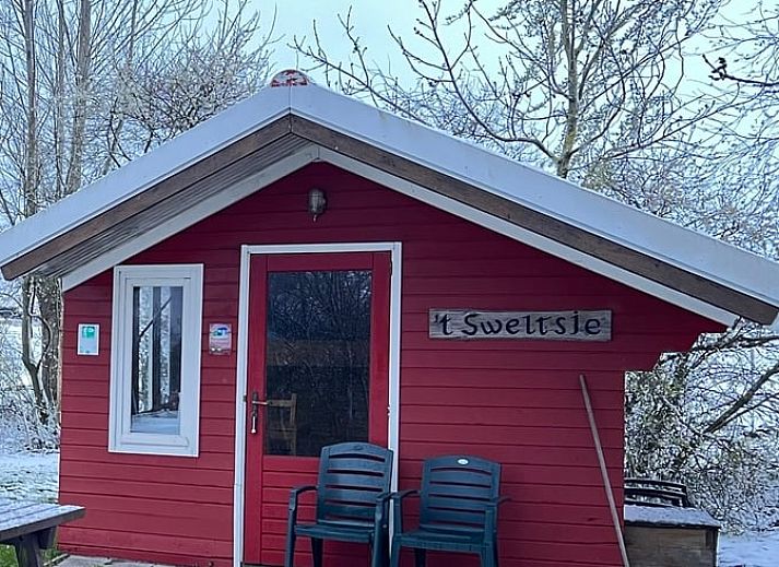 Vacation home in Workum, a charming vacation home on the IJsselmeer, surrounded by thriving nature and peaceful surroundings.