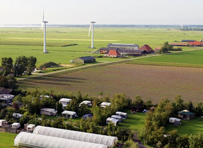 Gemuetliches Ferienhaus in Workum, am IJsselmeer gelegen, mit einladender Terrasse und ruhiger Naturumgebung.