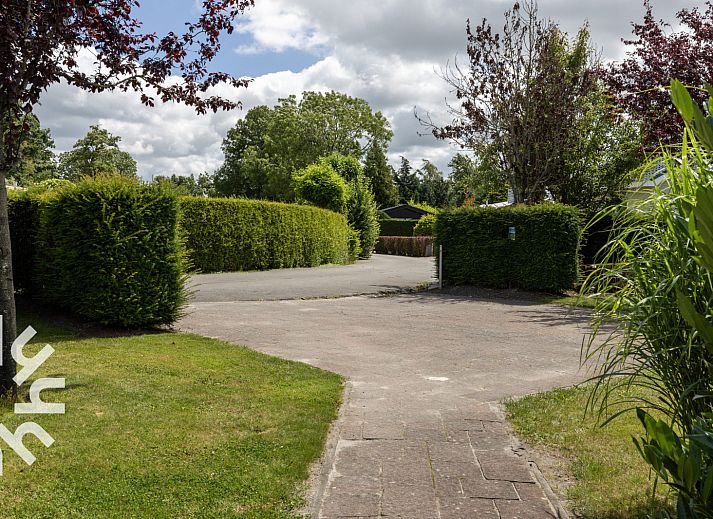 FR1000-Ferienhaus in Lemmer mit einladender Terrasse und gruener Umgebung am IJsselmeer.