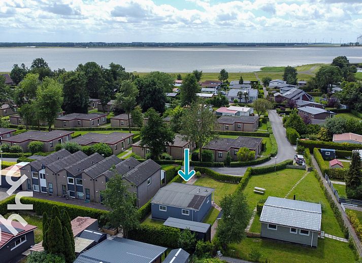 FR095 vakantiehuis in Lemmer met overdekt terras en tuin aan het IJsselmeer, Friese meren.