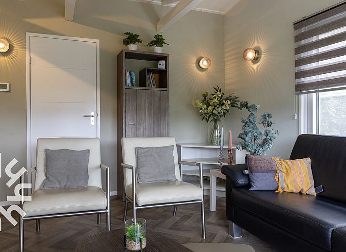 FR095 vakantiehuis in Lemmer met overdekt terras en tuin aan het IJsselmeer, Friese meren.