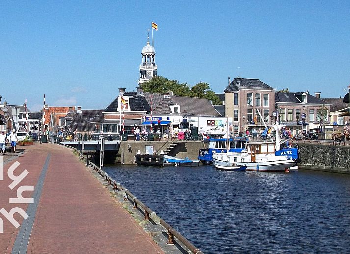 FR095 vakantiehuis in Lemmer met overdekt terras en tuin aan het IJsselmeer, Friese meren.