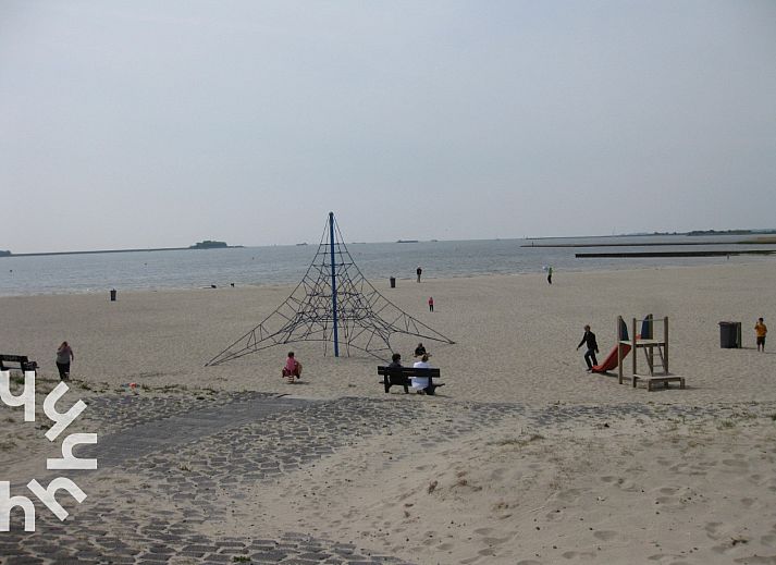 FR095 vakantiehuis in Lemmer met extra opslagruimte, gelegen aan het IJsselmeer en Friese meren.