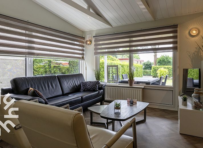 Luchtfoto van FR095 vakantiehuis in Lemmer met tuin, nabij het IJsselmeer en Friese meren.