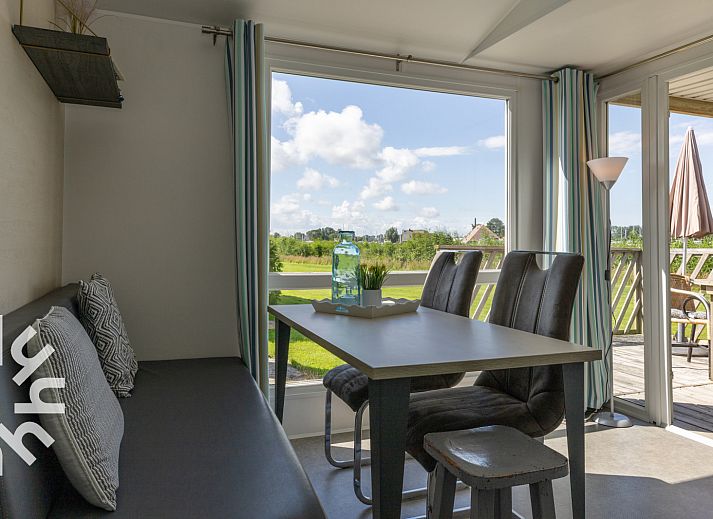 Modernes Badezimmer mit Dusche im Ferienhaus FR358, Lemmer, Friesische Seen.
