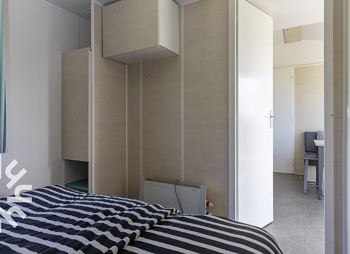 Gemuetliche Veranda des Ferienhauses FR358 in Lemmer, ideal zum Entspannen.