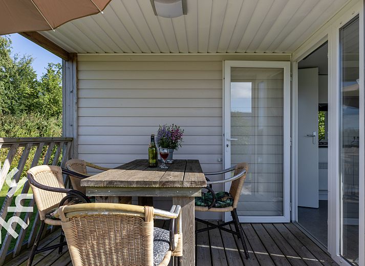 Geraeumiger Garten mit Grill im Ferienhaus FR358 in Lemmer, Friesische Seen.