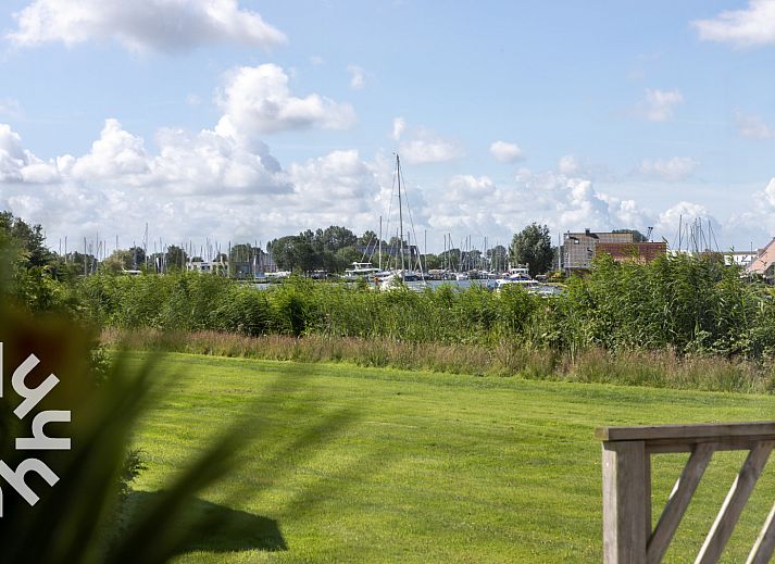 Luftaufnahme des Ferienhauses FR358 in Lemmer, am IJsselmeer gelegen.