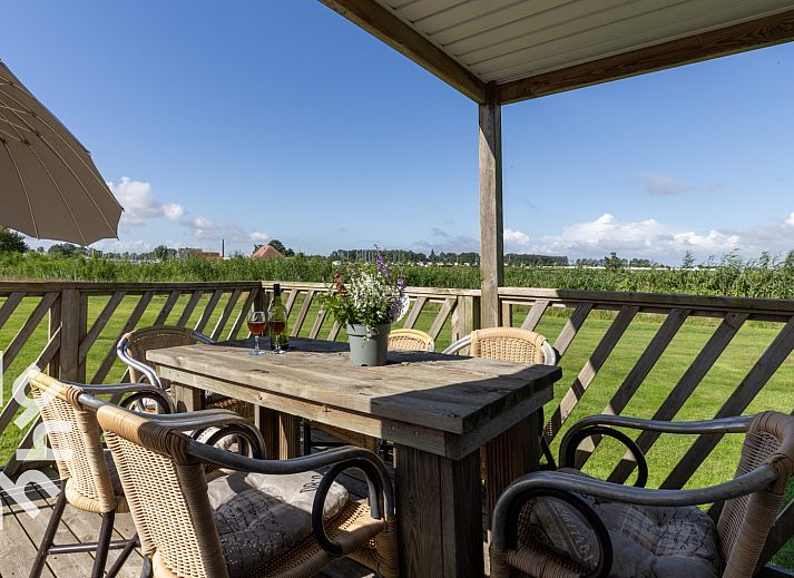 FR360-Ferienhaus in Lemmer mit Blick auf das IJsselmeer und die friesischen Seen.