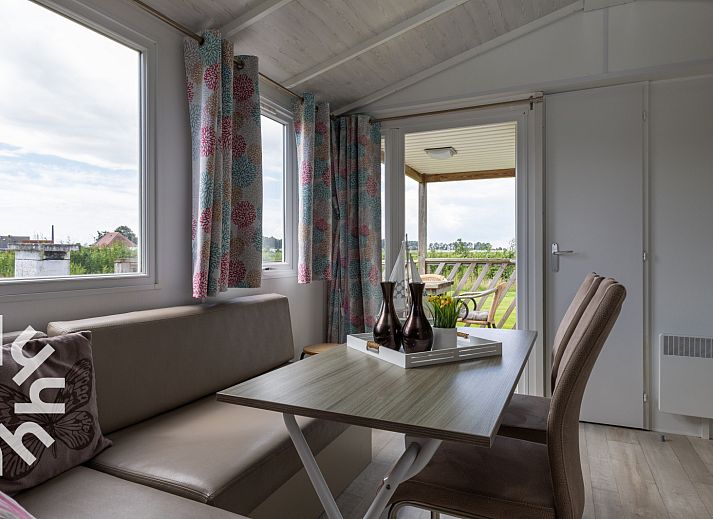 Modernes Badezimmer im Ferienhaus FR360, gelegen in Lemmer am IJsselmeer.