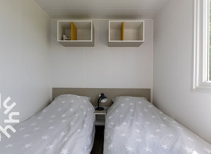 Modernes Badezimmer im Ferienhaus FR360, gelegen in Lemmer am IJsselmeer.