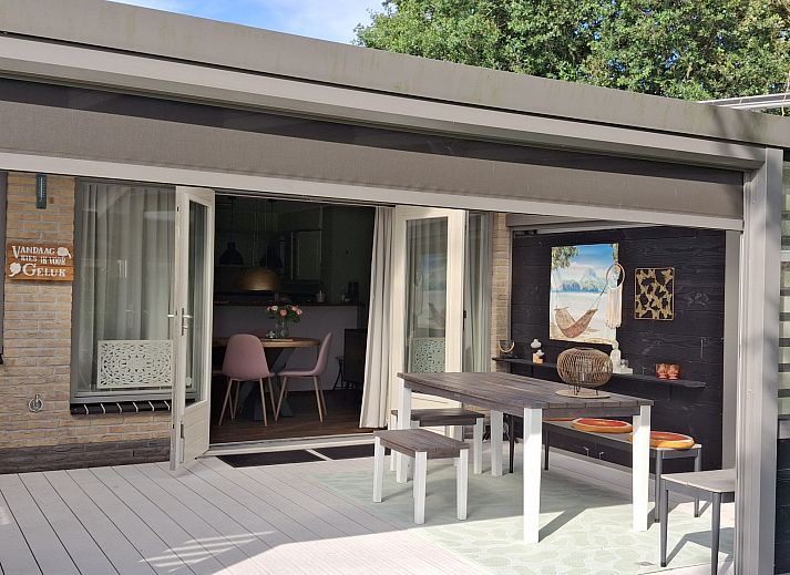 Strandblick im Ferienhaus FR452 in Lemmer, gelegen am IJsselmeer, Friesische Seen.