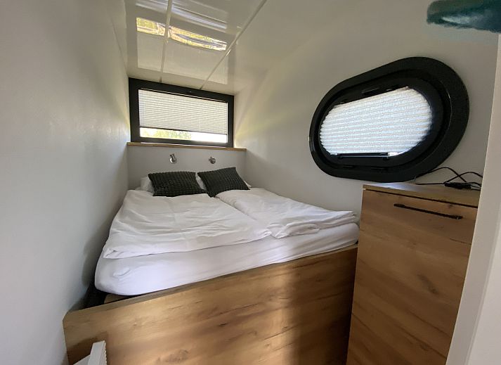 Karte von Warns und Umgebung, Lage des Ferienhauses FR399 am IJsselmeer.