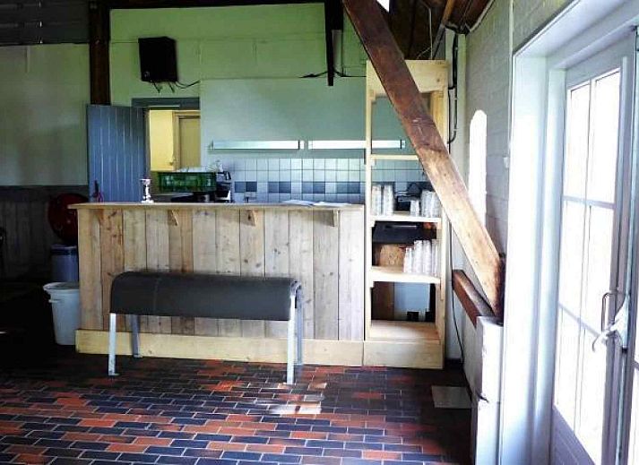 Slaapkamer met stapelbedden in FR164 vakantiehuis, perfect voor families in Oudega