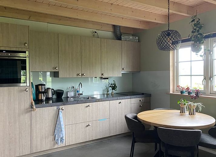 Ferienhaus in Oudega mit schoenem Aussenbereich und Terrasse, in der Naehe von Heegermeer in den Friesischen Seen gelegen.