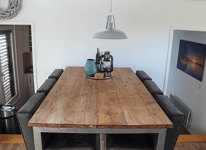 Vacation home in Oudega, located on the waters of Heegermeer in the Frisian Lakes, offers a unique stay experience on a floating terrace.