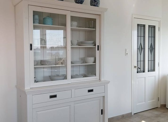 Rustgevend uitzicht op het water vanuit Vakantiehuisje in Oudega, gelegen aan het Heegermeer in de Friese meren.