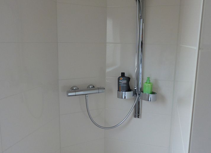 Modern bathroom in vacation home FR518, Koudum, near Frisian lakes.