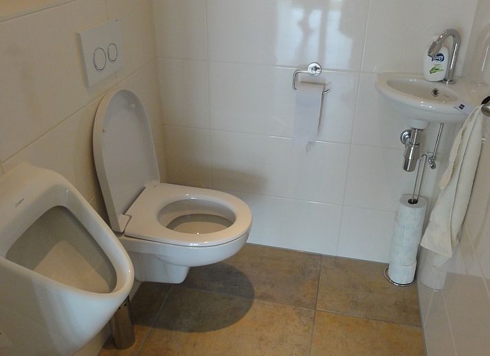 Marina near vacation home FR518 in Koudum, with boats and serene surroundings.