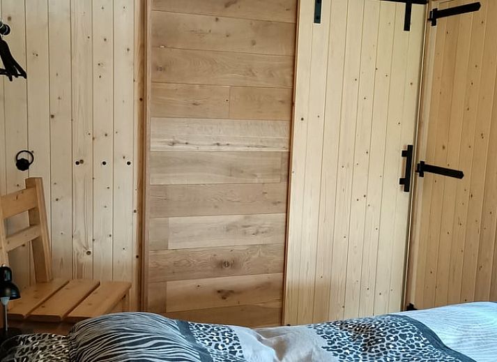 Sunny terrace at Cottage in Hemelum cottage in Hemelum, perfect for a morning coffee among the Frisian lakes.