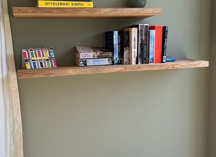 Moderne Kueche im Ferienhaus in Elahuizen, ideal fuer einen entspannten Aufenthalt an den friesischen Seen.