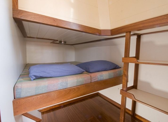 Historic Tjalk Wantij in Gaastmeer, ideal for a vacation on the Frisian lakes.