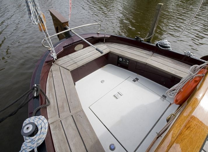 Riepel boot in Gaastmeer, Friese meren, geniet van een zeilervaring op de Fluessen.