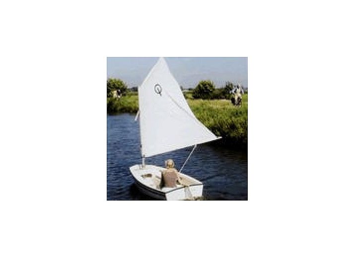 Guest house 080627 • Boat Fluessen • Optimist