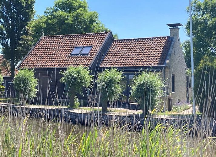 Vakantiehuis in Gaastmeer aan het water, idyllisch gelegen in de Friese meren met een prachtig uitzicht op de natuur.