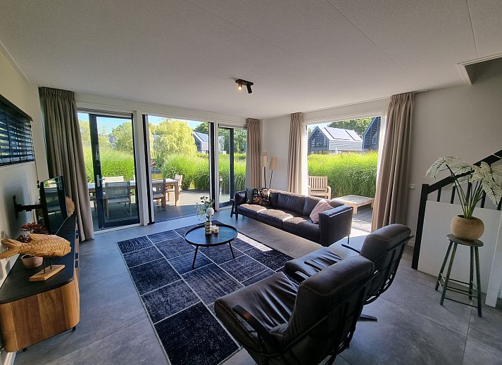 Helles Wohnzimmer des Ferienhauses FR503 in Balk, Slotermeer.