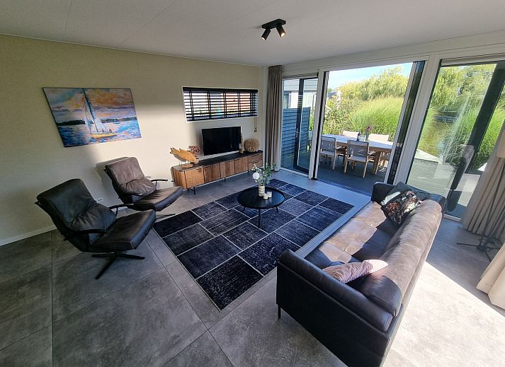 Moderne Kueche im Ferienhaus FR503, Balk, Friesische Seen.