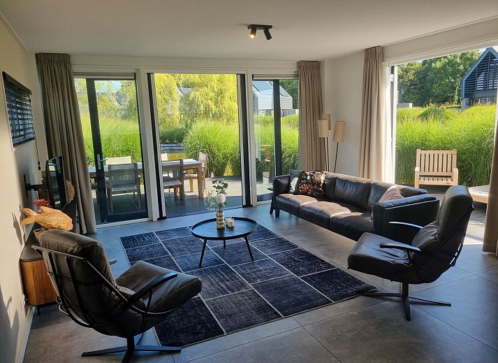 Moderne Kueche im Ferienhaus FR503, Balk, Friesische Seen.