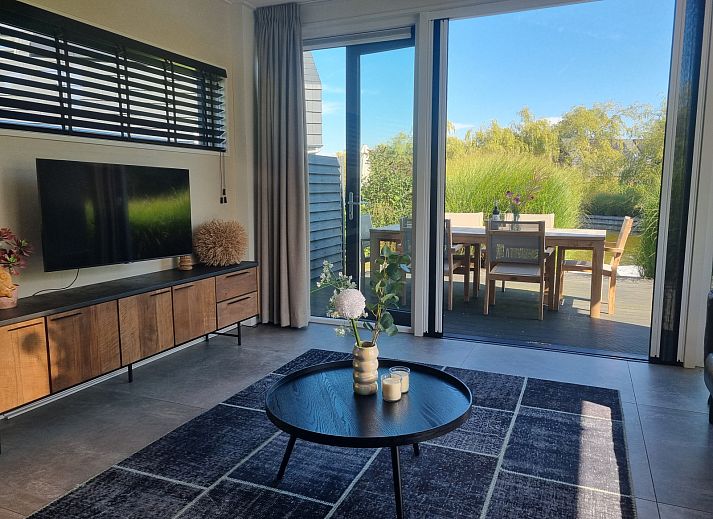 Schlafzimmer mit Doppelbett im Ferienhaus FR503, Balk.