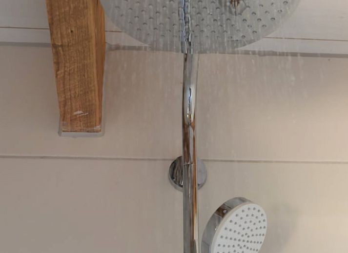 Attraktiver Holzinnenraum im Ferienhaus in Echtenerbrug, Tjeukemeer.