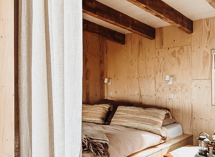 Entspannen Sie sich bei einem Kaffee auf der Terrasse von Holiday home in Echtenerbrug, Tjeukemeer.