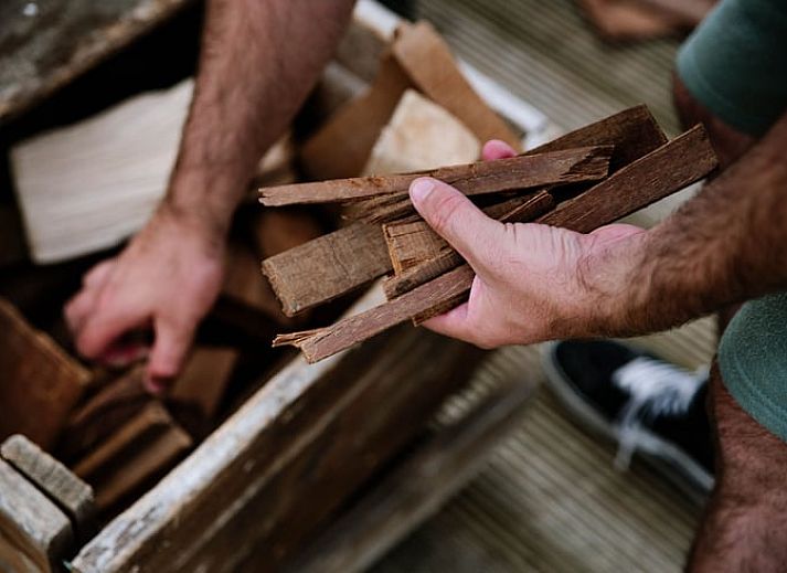 Kanufahren auf dem Tjeukemeer bei Ferienhaus in Echtenerbrug, Friesische Seen.