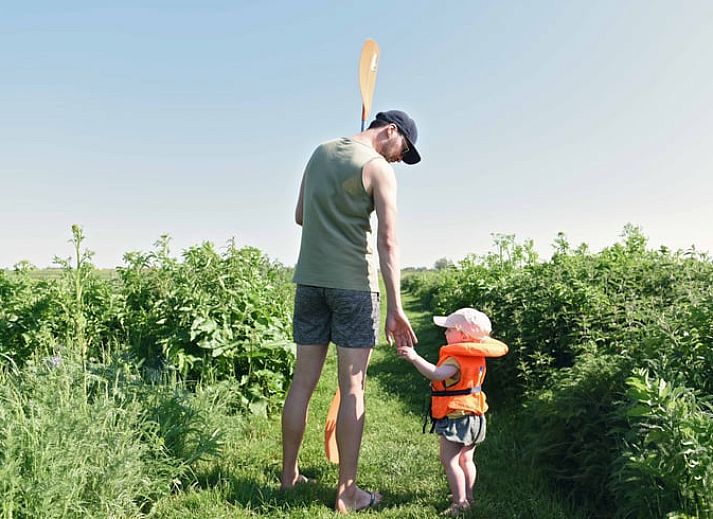 Stijlvolle details en decoraties in Vakantiehuisje in Echtenerbrug, Friese meren, zorgen voor een huiselijke sfeer.