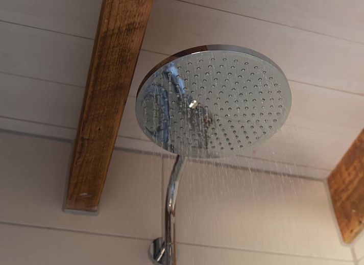 Uitzicht vanuit de slaapkamer van Huisje in Echtenerbrug, vakantiehuis in de Friese meren, Tjeukemeer.