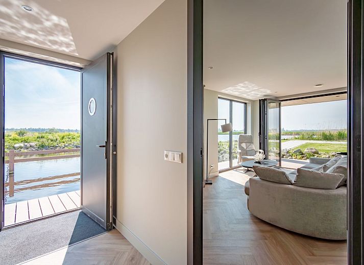 Freistehendes Haus in Follega mit Wasserblick, gelegen am Tjeukemeer, Friesische Seen.