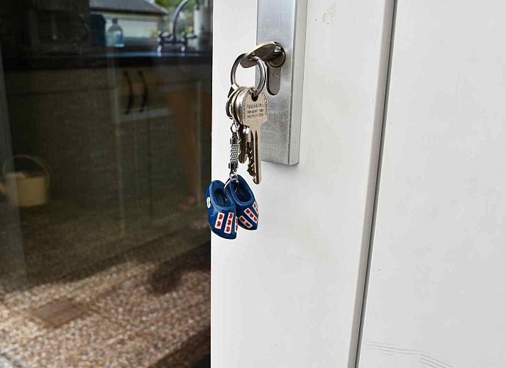 Sleutels van FR257 vakantiehuis in Rohel, Tjeukemeer, Friese meren.